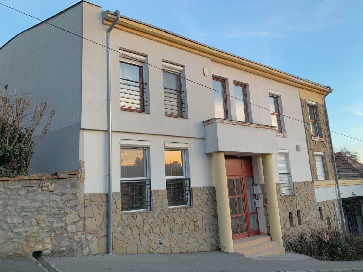St. Peter Apartman Διαμέρισμα Πετς Εξωτερικό φωτογραφία
